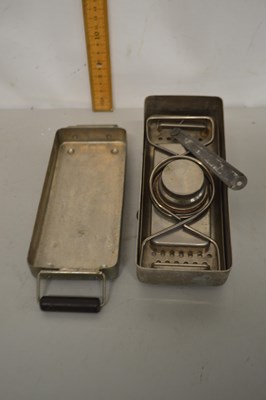 Lot 73 - Vintage portable paraffin stove