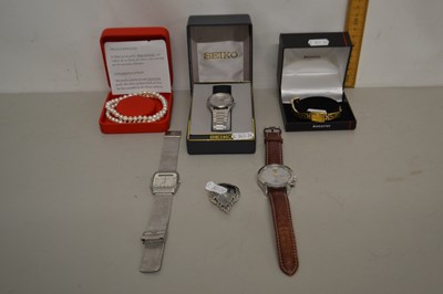 Lot 122 - Mixed Lot: Various assorted wristwatches, a...