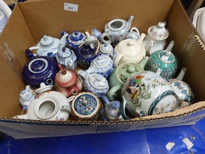 Lot 537 - Quantity of assorted miniature teapots