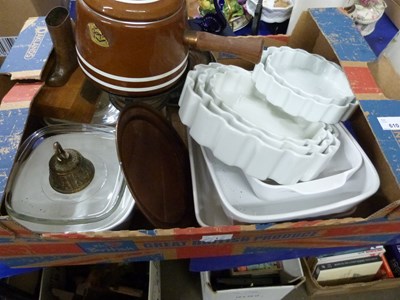 Lot 610 - Mixed Lot: Assorted kitchen wares to include...