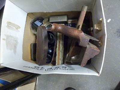 Lot 621 - Quantity of assorted items to include wood...