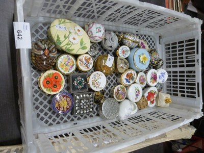 Lot 642 - Quantity of assorted trinket boxes