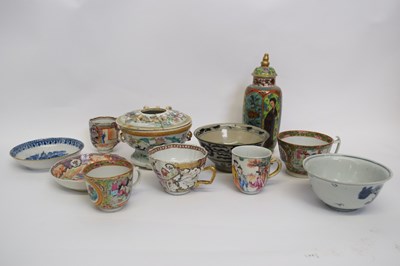 Lot 18 - Group of Chinese porcelain cups, saucers,...