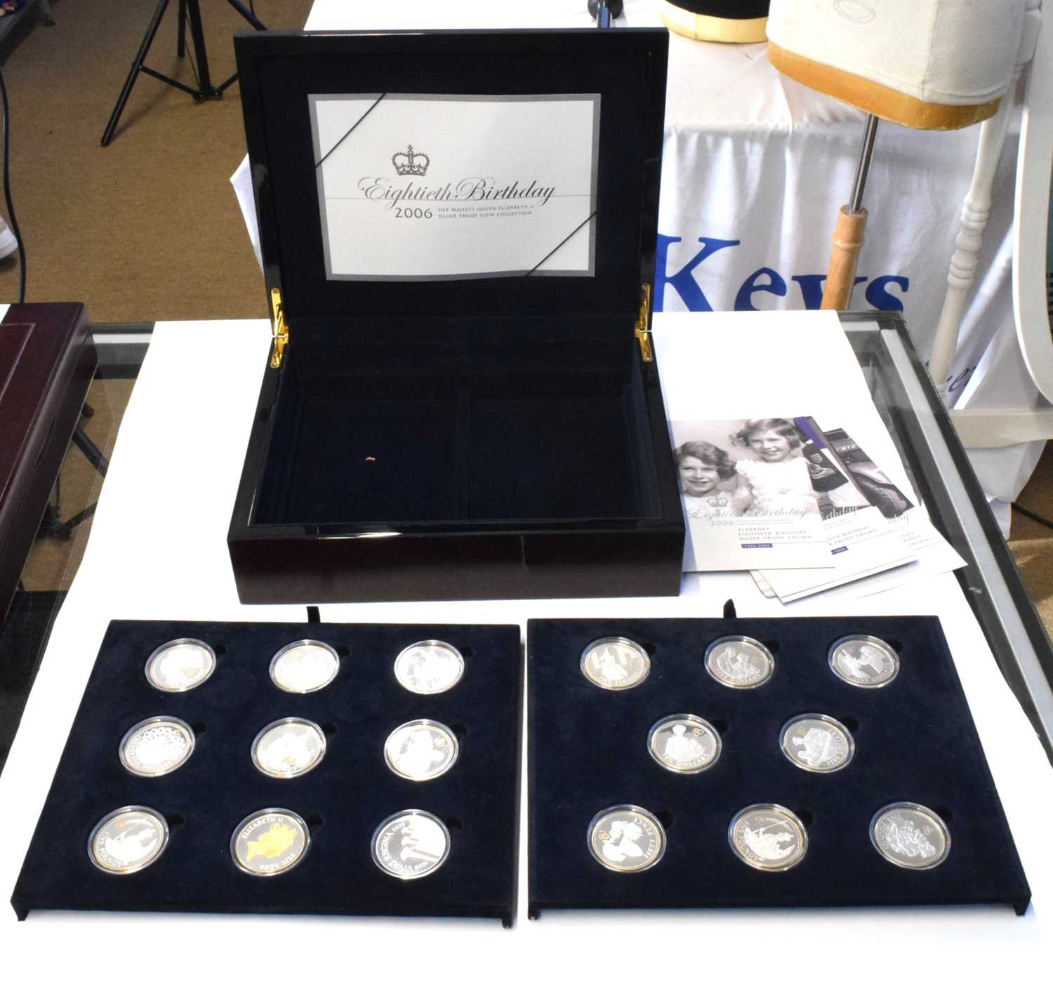 Lot 196 - 2006 Royal Mint London cased set of 17 silver...