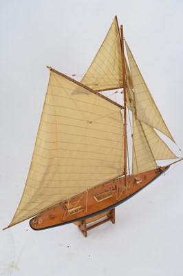Lot 301 - 20th century good quality model yacht and...