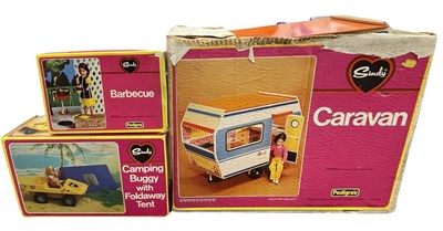 Lot 263 - A mixed lot of vintage boxed Sindy accessories,...