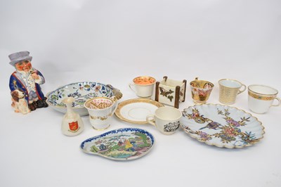Lot 61 - Group of ceramics including a early Davenport...