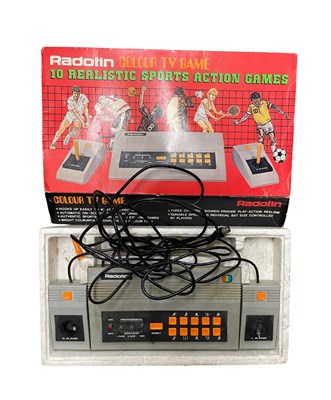 Lot 346 - A boxed 1978 Radofin Colour TV game: 10...