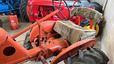 Lot 437 - An Allis-Chalmers vintage Tractor, appears...
