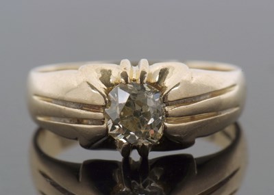 Lot 309 - A gentleman's 18ct diamond solitaire ring, the...