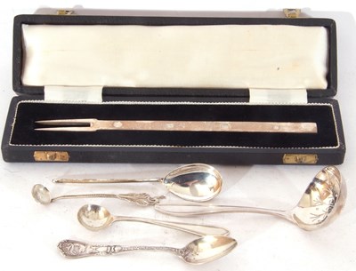 Lot 219 - Mixed Lot: cased two-prong fork in 17th...