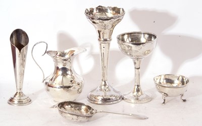 Lot 236 - Mixed Lot: small cream jug with swept handle...