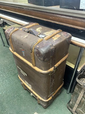 Lot 192 - Vintage wooden bound trunk