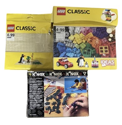 Lot 293d - A mixed lot of building kits sets, to include:...