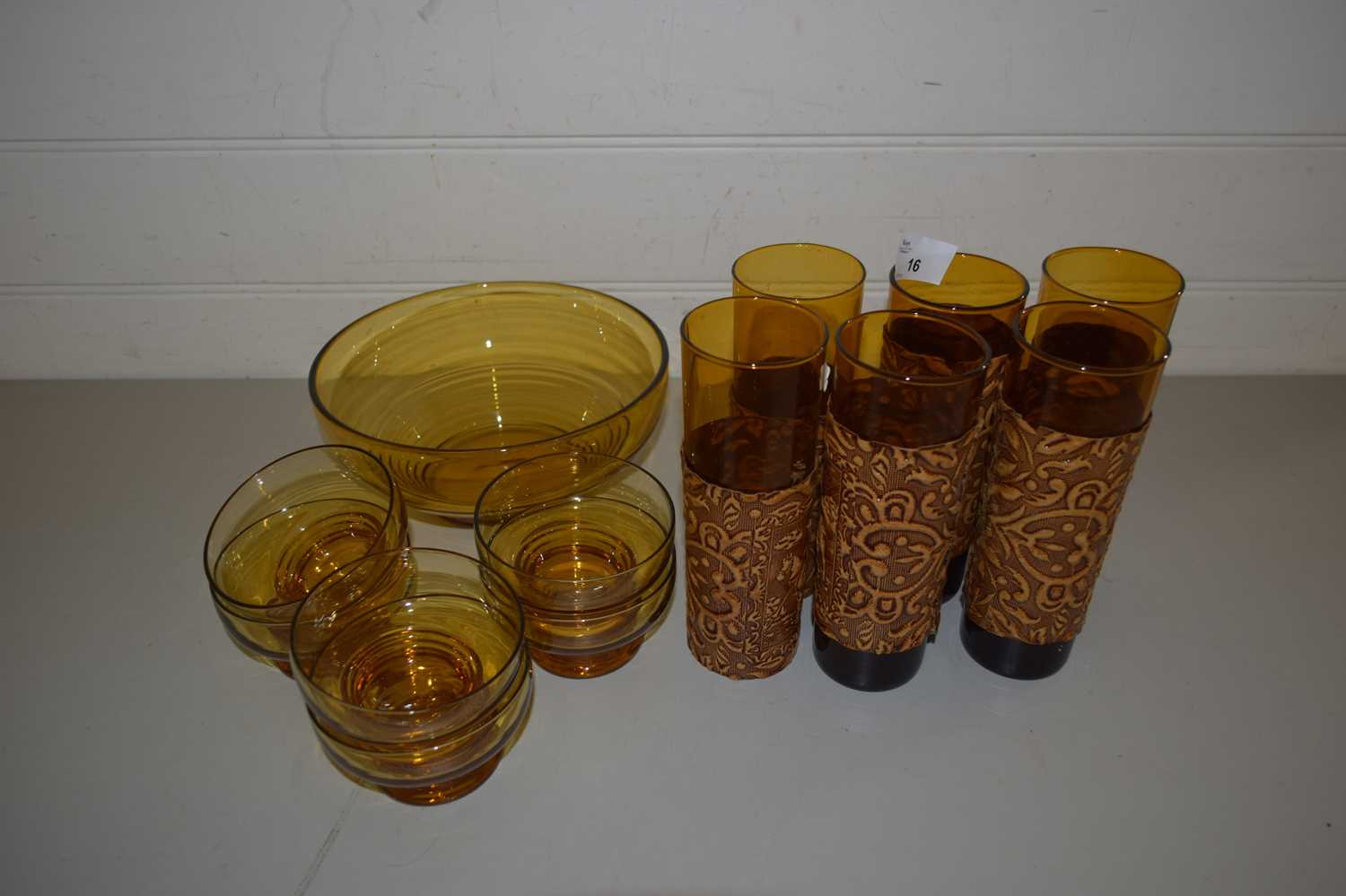 Lot 16 - VARIOUS AMBER GLASS TUMBLERS AND BOWLS