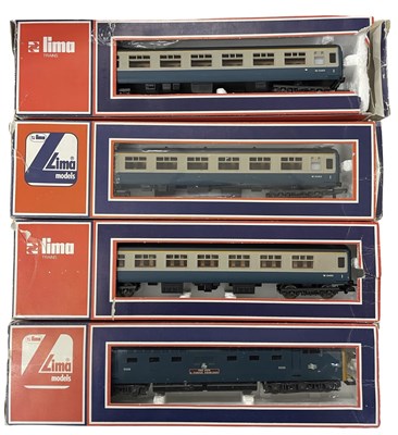 Lot 24 - A collection of Lima 00 gauge rolling stock,...