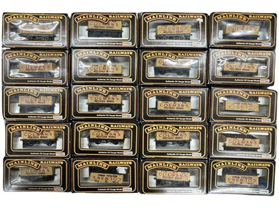 Lot 23 - A collection of 25 Palitoy/Mainline 00 gauge...
