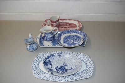 Lot 43 - MIXED LOT OF VARIOUS BLUE AND WHITE DECORATED...