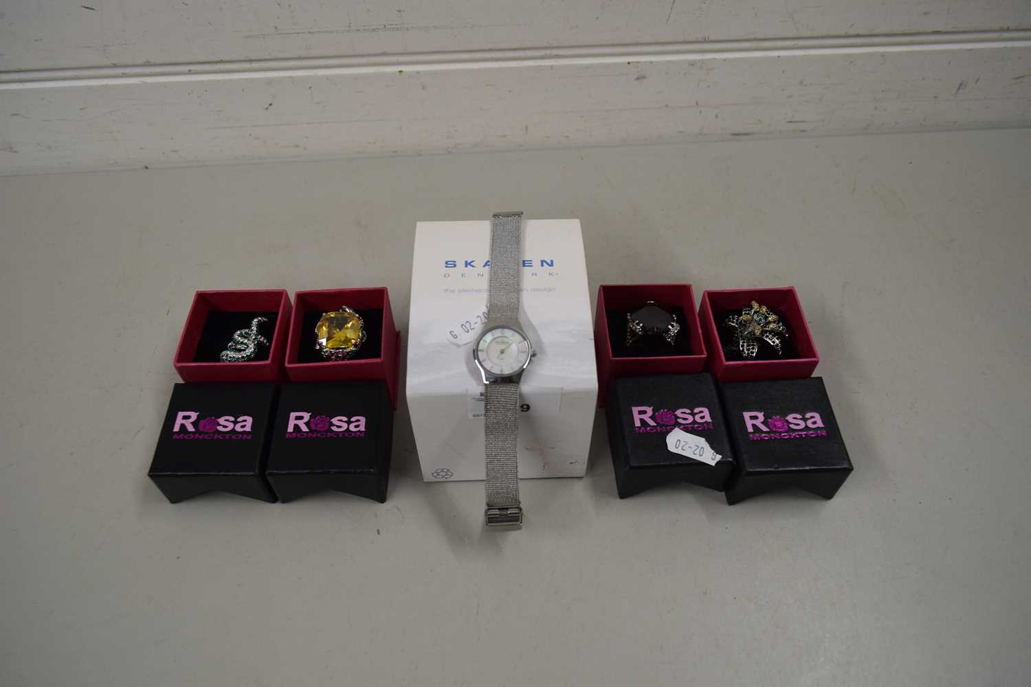Lot 119 - FOUR BOXED ROSA RINGS, AND A SAGEN LADIES...