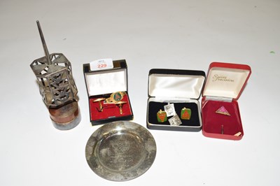 Lot 229 - Mixed Lot comprising various snooker related...