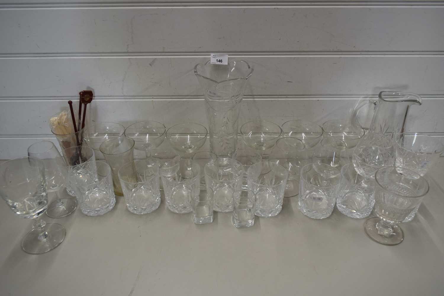 Lot 146 - MIXED LOT VARIOUS CLEAR GLASS WARES AND OTHER...