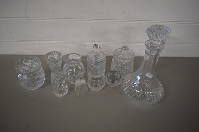 Lot 182 - MIXED LOT VARIOUS CLEAR GLASS WARES TO INCLUDE...