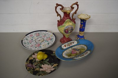 Lot 202 - MIXED LOT OF CERAMICS TO INCLUDE FLORAL...