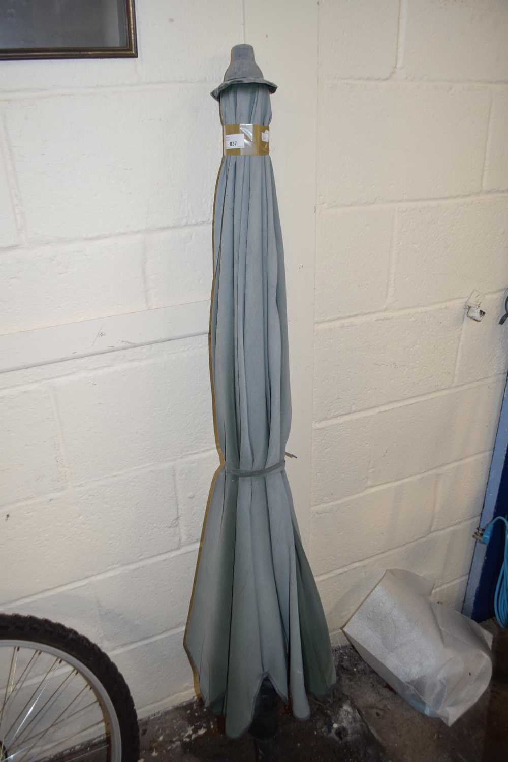 Lot 837 - Folding parasol