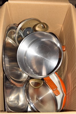 Lot 592 - BOX OF KITCHEN WARES