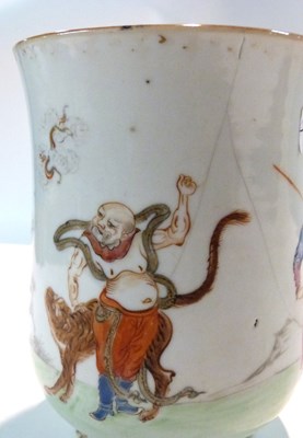 Lot 253 - A large 18th Century Chinese export porcelain...