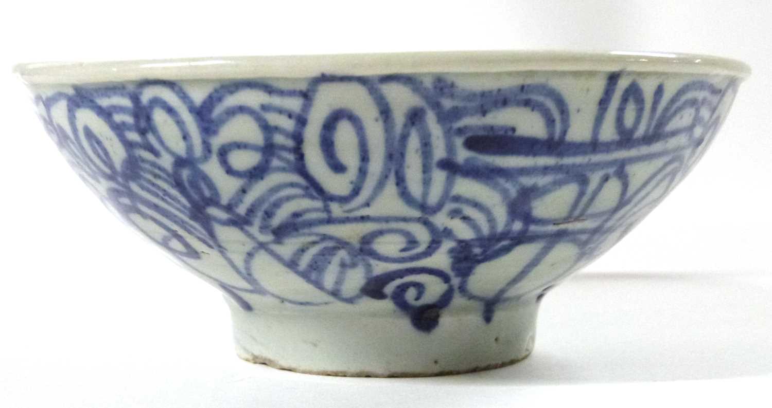 Lot 261 - A Chinese porcelain bowl with a Ming style...