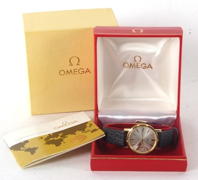 Lot 315 - An Omega gents wristwatch with box and...