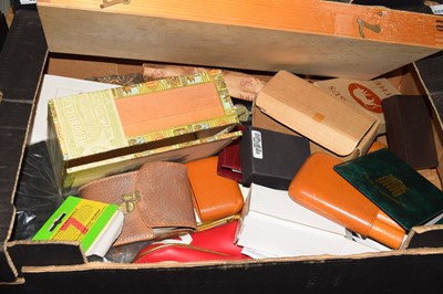 Lot 652 - BOX VARIOUS MIXED ITEMS TO INCLUDE CIGAR CASE,...