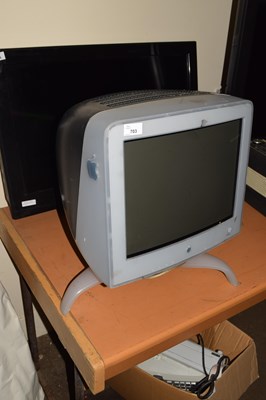 Lot 703 - VINTAGE APPLE MAC COMPUTER