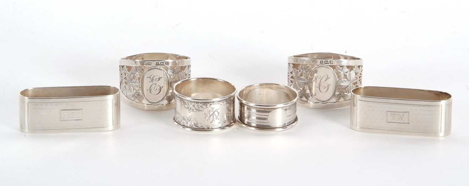Lot 27 - Mixed Lot: A pair of George V silver D shaped...