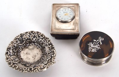 Lot 29 - Mixed Lot: A George V silver picquet...
