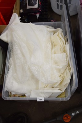 Lot 787 - BOX OF VARIOUS FABRIC, NET CURTAINS ETC