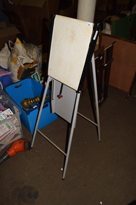 Lot 790 - PROJECTOR SCREEN