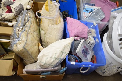 Lot 813 - TWO BOXES VARIOUS CUSHIONS AND SUNDRIES