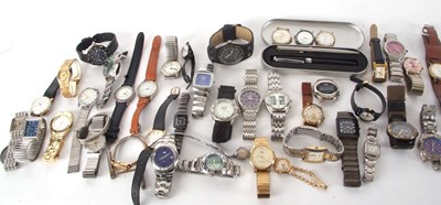 Lot 290 - A large quantity of wristwatches, makers...