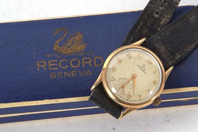Lot 300 - A 9ct gold Record gents wristwatch with box...