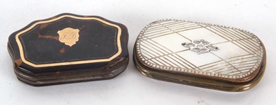 Lot 122 - Mixed Lot: A Victorian mother of pearl purse,...