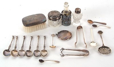 Lot 189 - Mixed Lot: Edwardian silver round vesta,...