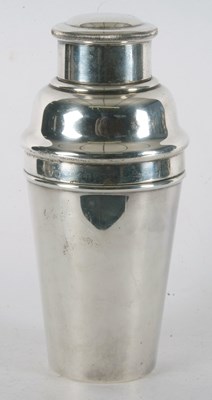 Lot 204 - An Art Deco "Kings Way" silver plate cocktail...