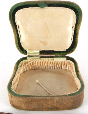 Lot 99 - Mixed Lot: Edwardian silver lidded ring box,...