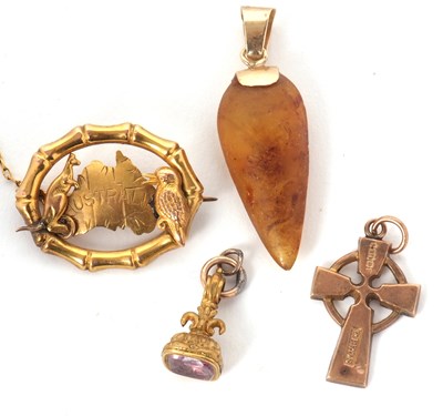 Lot 60 - A mixed lot of jewellery to include a 9ct Ankh...