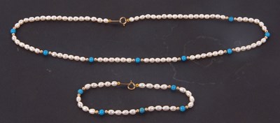 Lot 122 - A cultured pearl and turquoise necklace and...