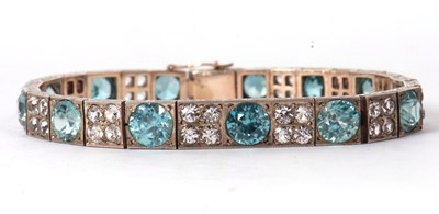 Lot 82 - An early 20th century blue zircon and white...
