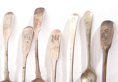 Lot 48 - Mixed Lot: four Fiddle pattern salt spoons,...