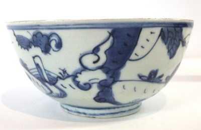 Lot 254 - A Chinese porcelain bowl decorated in blue and...